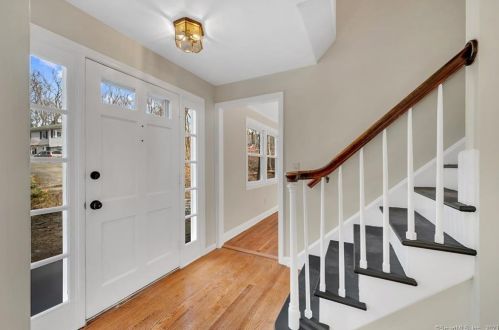 5 Hollow Spring Rd, Norwalk CT  06854-3414 exterior