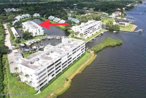 6108 River Run Dr, Sebastian, FL 32958-4779