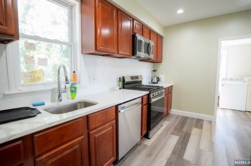 455 Washington Ave, Dumont NJ  07628-1227 exterior