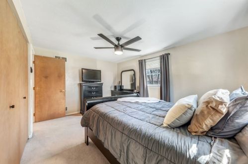 2500 Hollywood Dr, Gibsonia PA  15044-8385 exterior