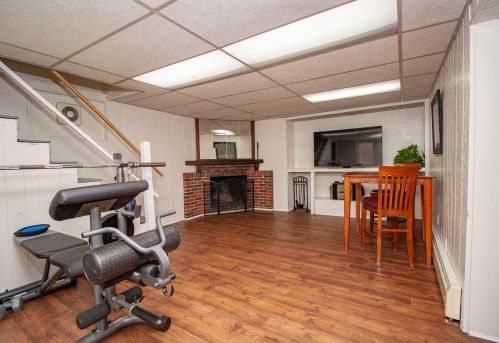 132 Haverhill Rd, Salem NH  03079-1243 exterior