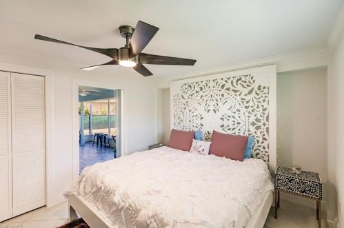 529 100th Ave, Naples FL  34108-2235 exterior