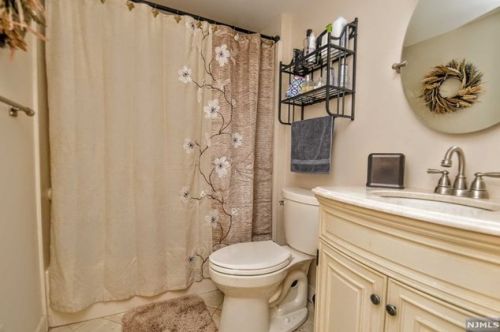 601 Mark Twain Way, Mahwah NJ  07430-3475 exterior