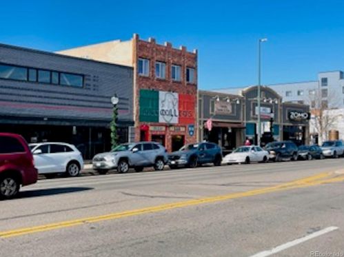 4369 Logan St, Englewood CO  80113-5820 exterior