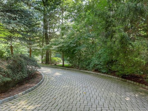 63 Salierno Rd, Tuxedo Park NY  10987-4712 exterior