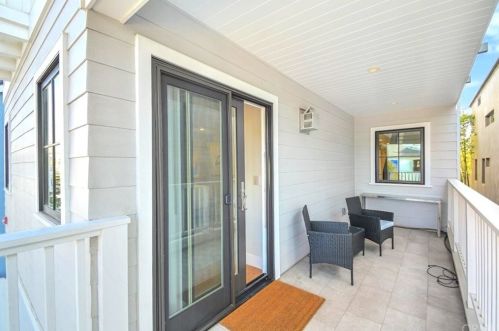 420 31st St, Manhattan Beach CA  90266-3975 exterior