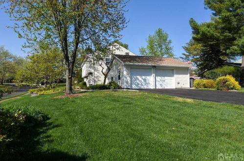 20 Midsummer Dr, Old Bridge NJ  08857-2712 exterior