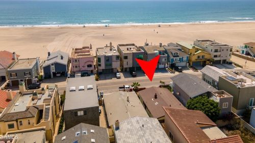 4044 Ocean Dr, Oxnard, CA 93035-3938