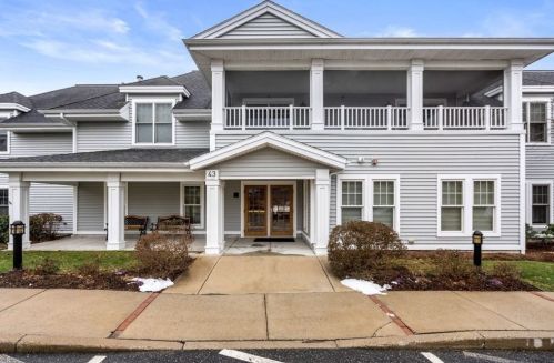 43 Kendall Ave, Sherborn, MA 01770-1331