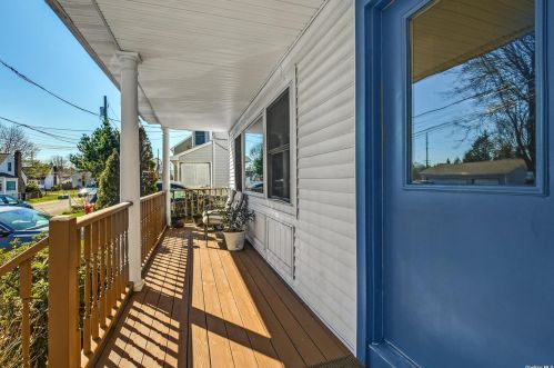 7 Georgia St, Elwood NY  11731-2229 exterior