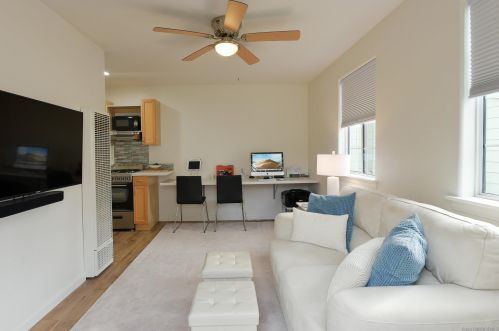 222-24 Barbara Ave, Solana Beach CA  92075-1232 exterior