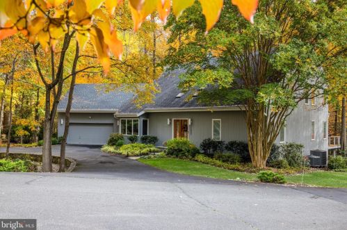 11903 Triple Crown Rd, Herndon VA  20191-3015 exterior