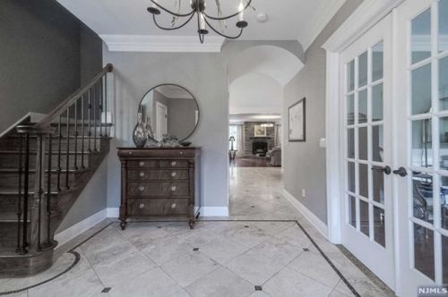 227 Franklin Tpke, Allendale, NJ 07401-2211