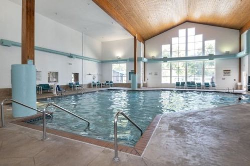 111 Center St, Lake Geneva WI  53147-2076 exterior