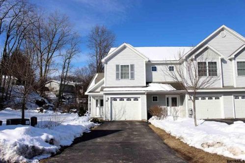 44 Cobblestone Ct, Schenectady, NY 12306-1650