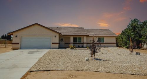 13176 El Rio Rd, Victorville, CA 92392-8676