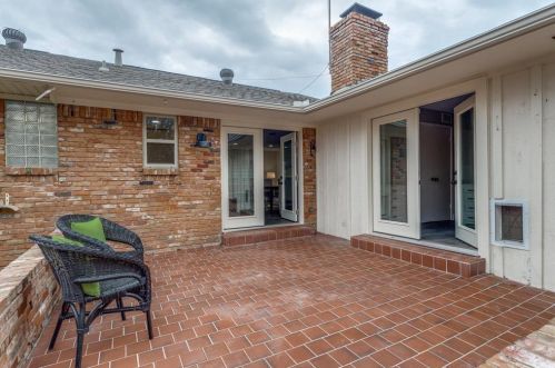 1306 Glen Cove Dr, Richardson TX  75080-3727 exterior