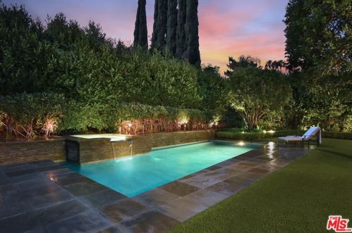 5037 Gaviota Ave, Van Nuys CA  91436-1427 exterior