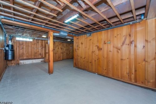 13 Potter Ct, Montclair NJ  07043-1514 exterior