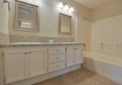 168 Driftwood Ct, Los Banos CA  93635-6302 exterior