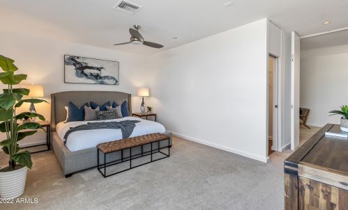 5576 12 St, Phoenix AZ 85086-4804 exterior