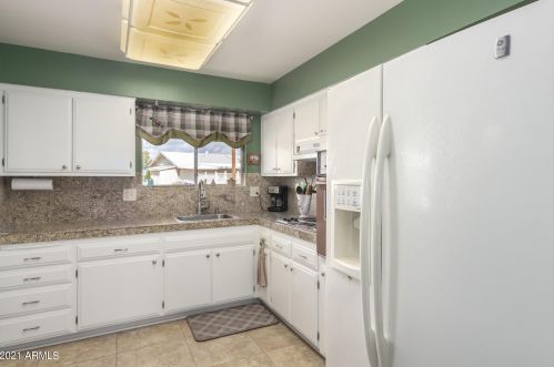 10224 Desert Hills Dr, Sun City, AZ 85351-3910