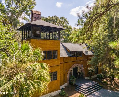 10 Bluff, Beaufort, SC 29906-9200