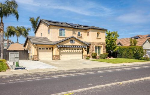 1451 Primavera Ave, Manteca CA  95336-6450 exterior