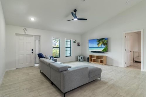 311 14th Ave, Cape Coral, FL 33909-2667