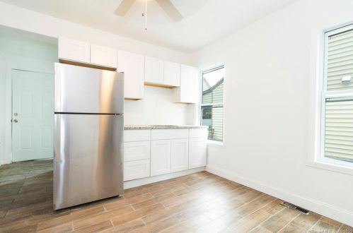 125 Denver Ave, Bridgeport CT  06605-1903 exterior