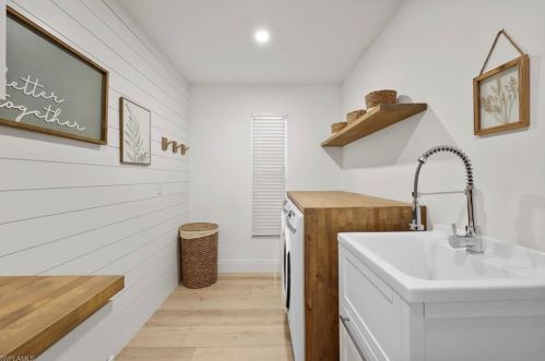 300 Country Clb Dr, Naples FL 34110-1144 exterior