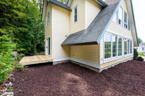 10 Baldwin Dr, Waterford CT  06385-2708 exterior