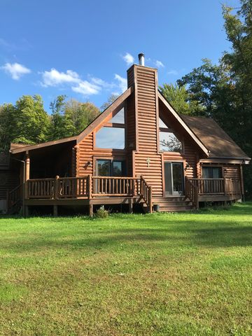 1060 Jackie St, New Lyme, OH 44047-9772