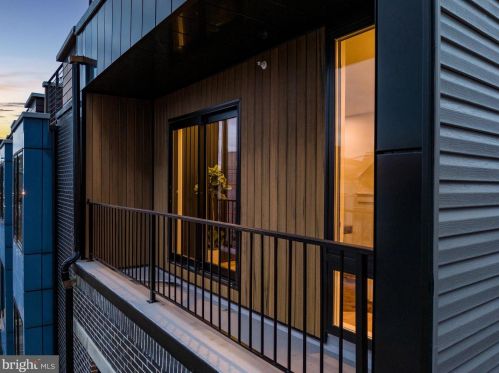 1108 3rd St, Philadelphia PA  19147-0053 exterior