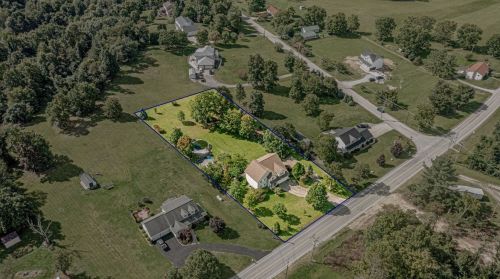 604 Englishman Hill Rd, South Connellsville, PA 15425-9346