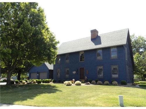 4125 Menlo Park Ln, Vermilion, OH 44089-3604