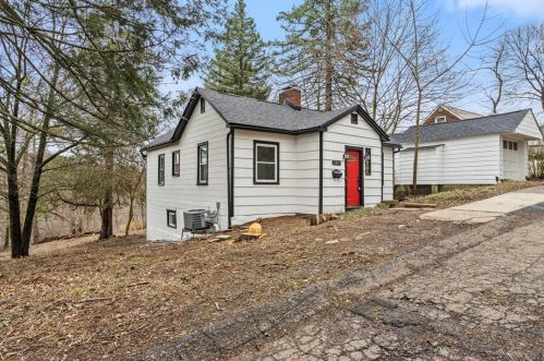 2215 Lehigh St, Pittsburgh, PA 15218-1709