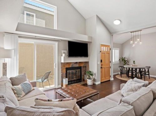 808 Windcrest Dr, Carlsbad CA  92011-3712 exterior