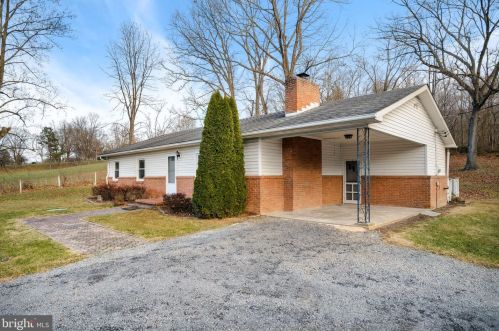 288 Cave Spring Ln, Edinburg VA  22824-3404 exterior