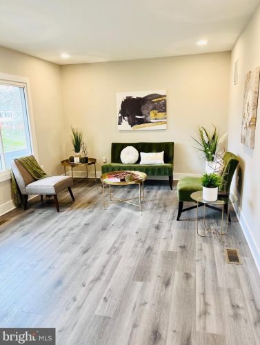 3209 Bayfield Dr, Woodbridge VA  22193-1301 exterior