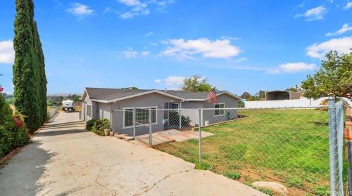 9376 56th St, Riverside, CA 92509-3840
