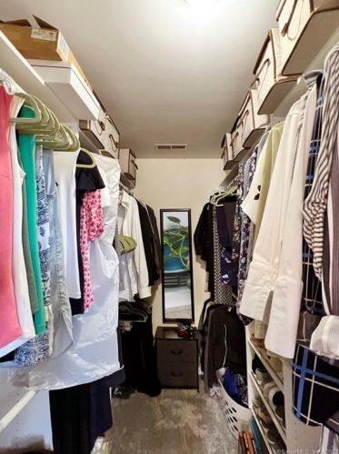 193 Lenore Dr, Huntington CT 06484-1837 exterior