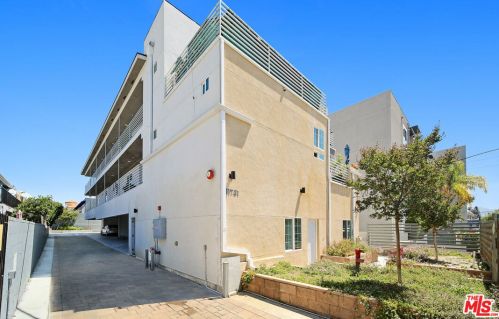 11731 Runnymede St, North Hollywood, CA 91605-3216