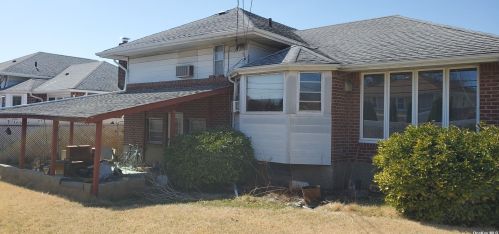 126 Miriam St, Bethpage, NY 11714-5015