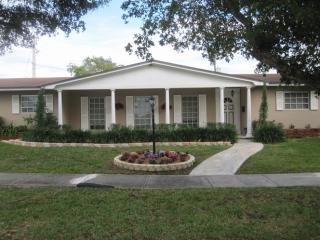 9001 93rd Ct, Miami, FL 33176-1913