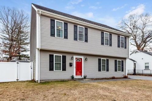 53 Stoughton St, Stoughton, MA 02072-1769