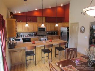 225 Soft Tail Dr, Bend OR  97702-9342 exterior