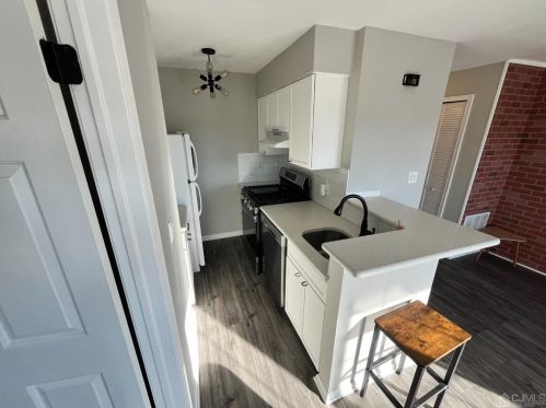 17 Lear Ct, East Brunswick NJ  08816-1863 exterior