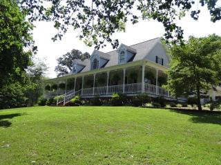 123 Rich Dr, Bridgeport, AL 35740-7371