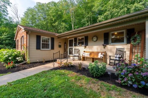1233 Millbrook Rd, Middletown, CT 06457-5536